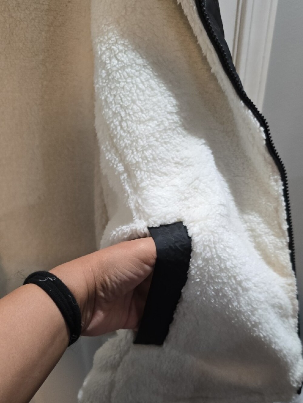 Free Country Black Quilted Hooded Jacket with Cream Sherpa Lining - Picture 4 of 13